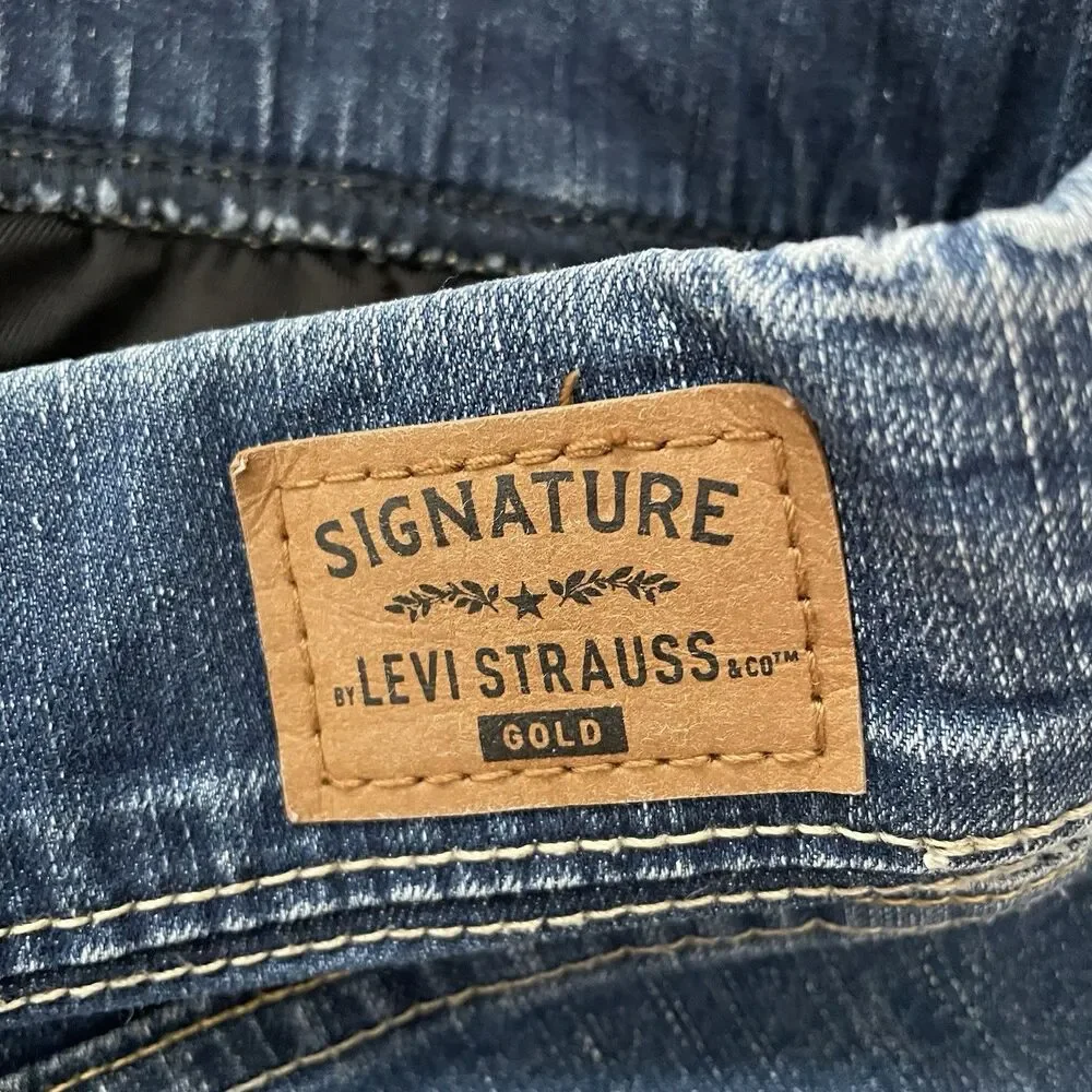 Levi Strauss Signature Pull On Skinny Jeans Women's Size 4 Blue Stretch 27‎ x 30